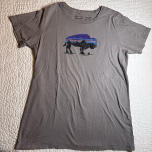 Patagonia Organic Cotton Bison Mountain Graphic T Shirt White Womens Size Medium